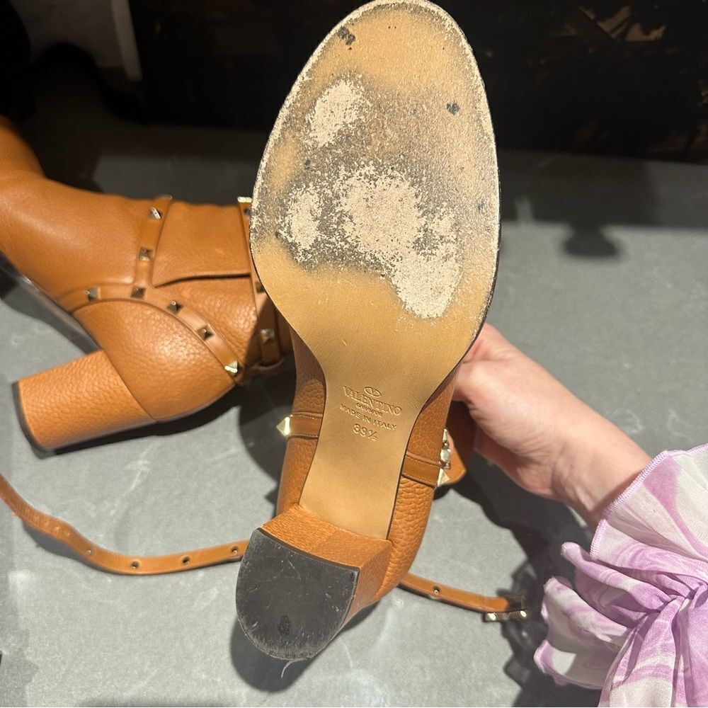 Valentino Rock Stud Leather Booties - size 39.5 - Picture 3 of 10